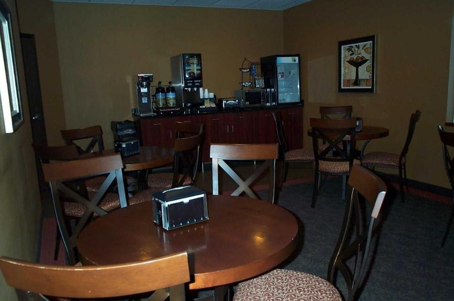 Americas Best Value Inn - Big Lake Restaurant foto